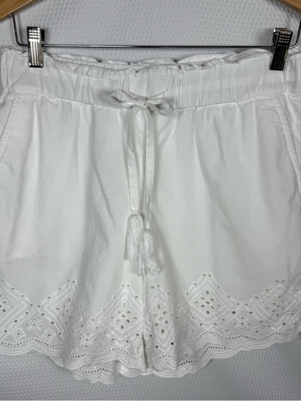 Talbots Small White Eyelet Scalloped Hem Drawstring Shorts Lined Pockets - Picture 2 of 13